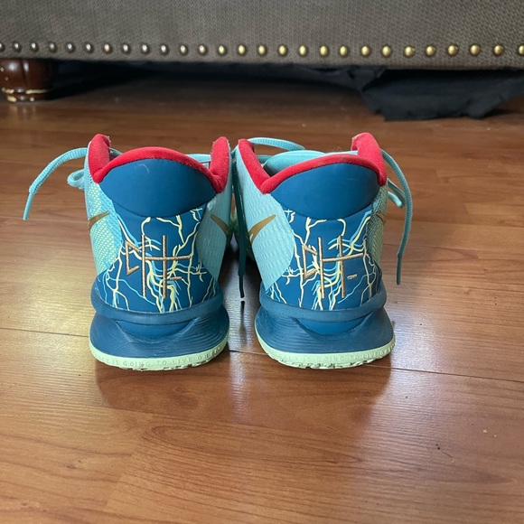 Nike Kyrie 7 Special FX - Picture 2 of 4